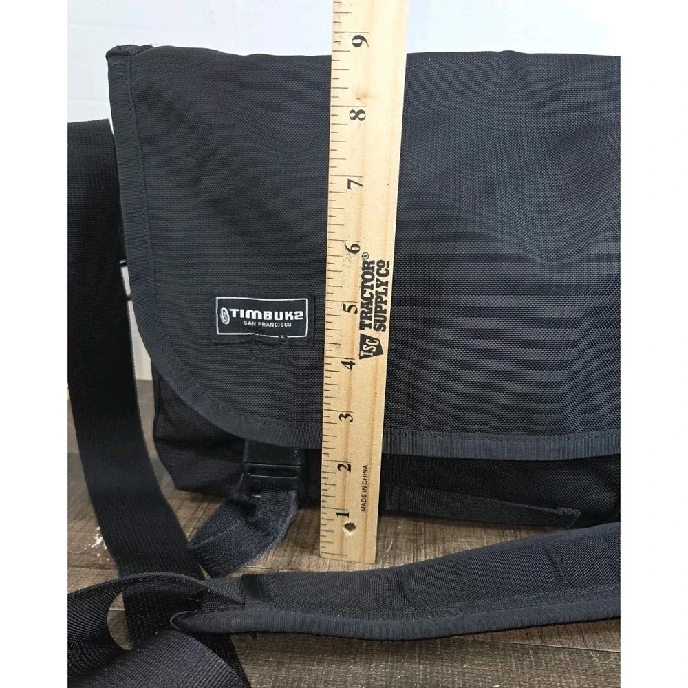 TIMBUK2 Black Classic Messenger Bag Laptop Case 13-15 Inch Nylon TPU